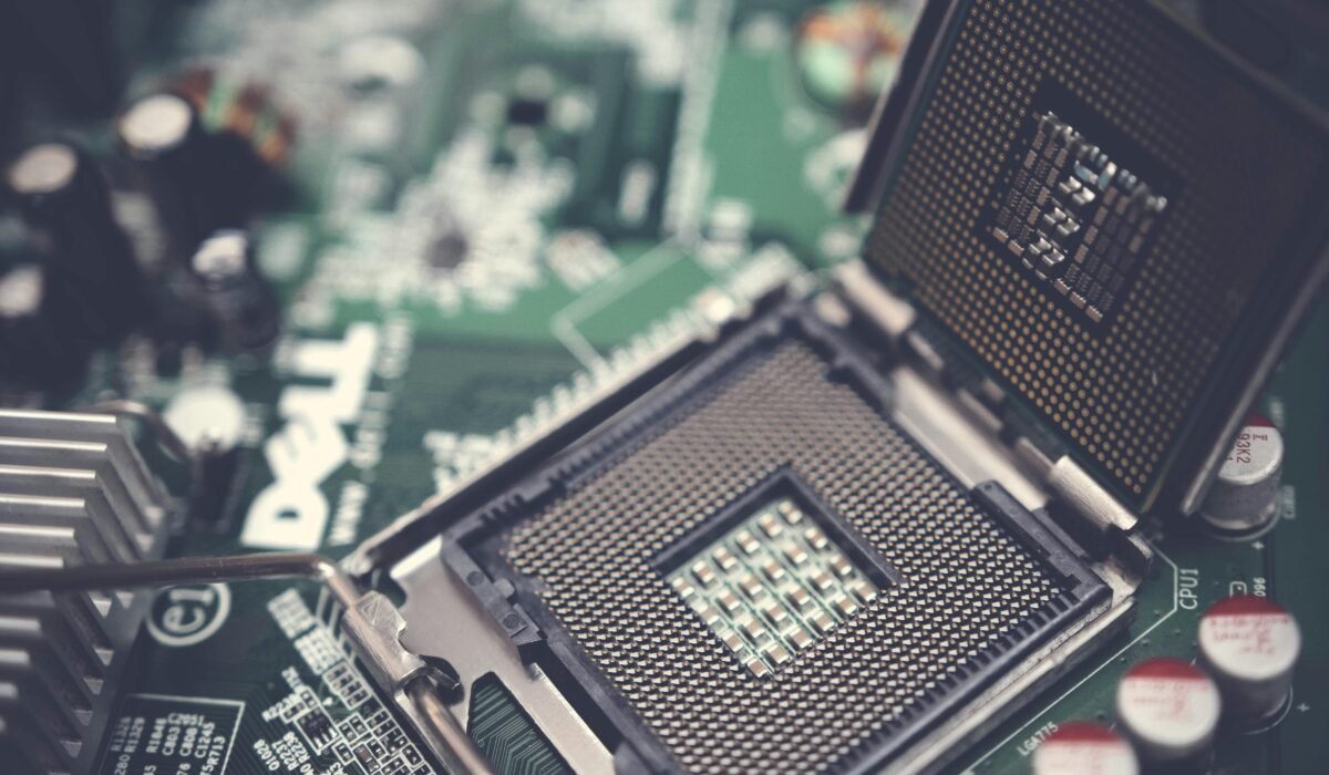 parallel computing with multi-core CPUs — Parallel Computing with Multi-Core CPUs: Boost Performance — Photo by Pok Rie on Pexels