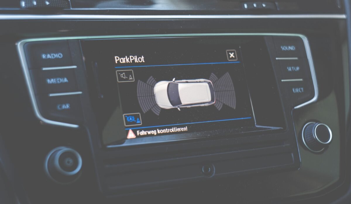 AI Voice Assistants in Cars 2026 — AI Voice Assistants in Cars 2026: Essential Integration Guide — Photo by Markus Spiske on Pexels