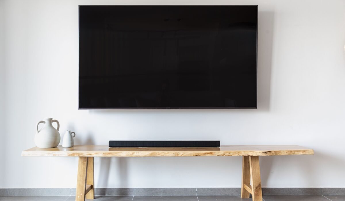 boost home theater soundbar performance — Boost Home Theater Soundbar Performance: 5 Effective Tips — Photo by yair elgazar on Pexels