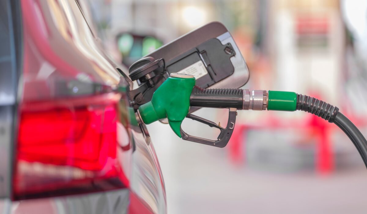 AI making cars fuel efficient — AI Making Cars Fuel Efficient: 5 Proven Ways — Photo by Engin Akyurt on Pexels