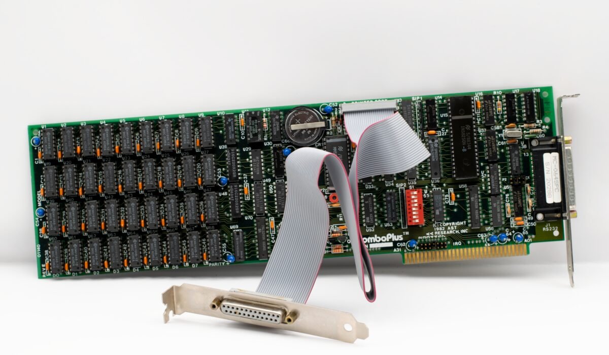 boost computer input output speed — Boost Computer Input Output Speed: 7 Effective Tips — Photo by Nicolas Foster on Pexels
