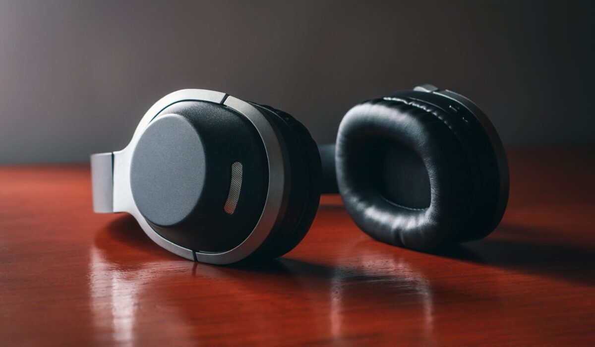 improve noise cancelling headphones — Improve Noise Cancelling Headphones: 5 Effective Tips — Photo by Harvey Tan Villarino on Pexels
