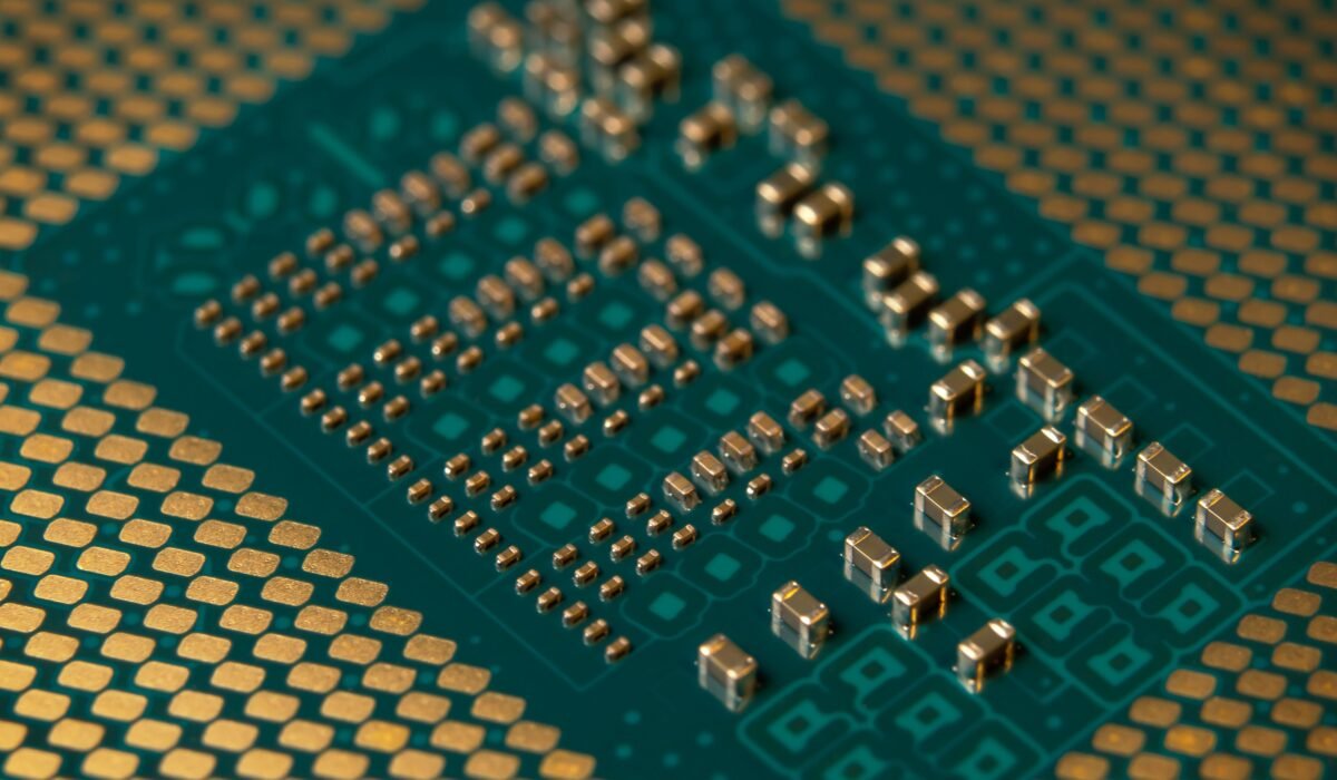 how computer processors execute instructions — How Processors Execute Instructions: 5 Essential Steps — Photo by ed br on Pexels